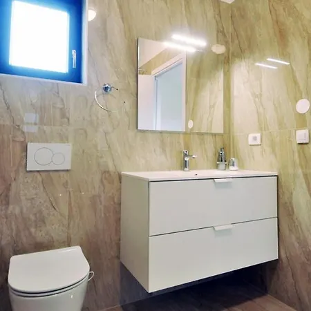 Villa Modern With 4 Bedrooms And Pool Near Pula